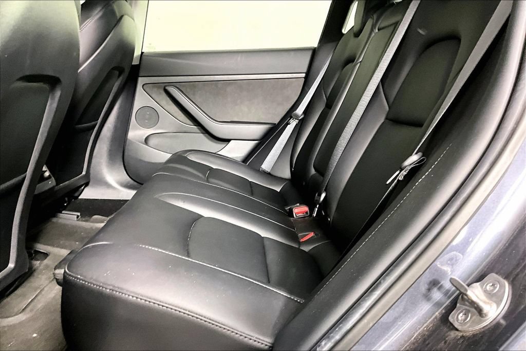 Used 2022 Tesla Model 3 Long Range AWD/4WD image 3