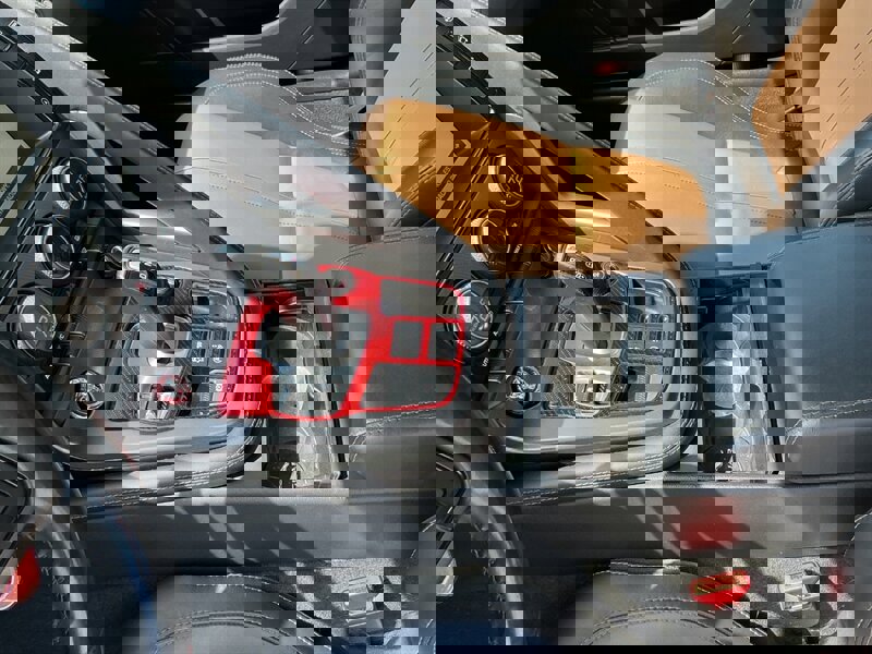 Used 2017 Jaguar F-TYPE R image 22