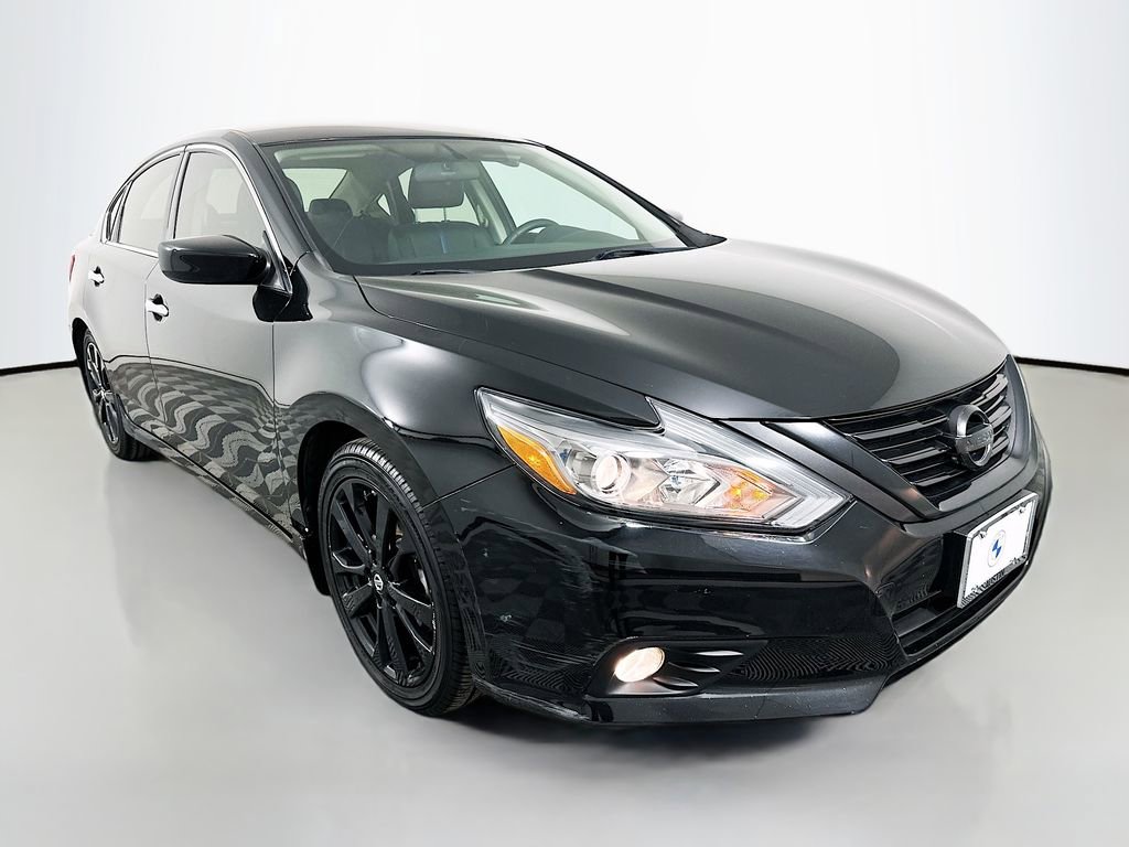 Used 2018 Nissan Altima 2.5 SR w/ SR Midnight Edition FWD image 3