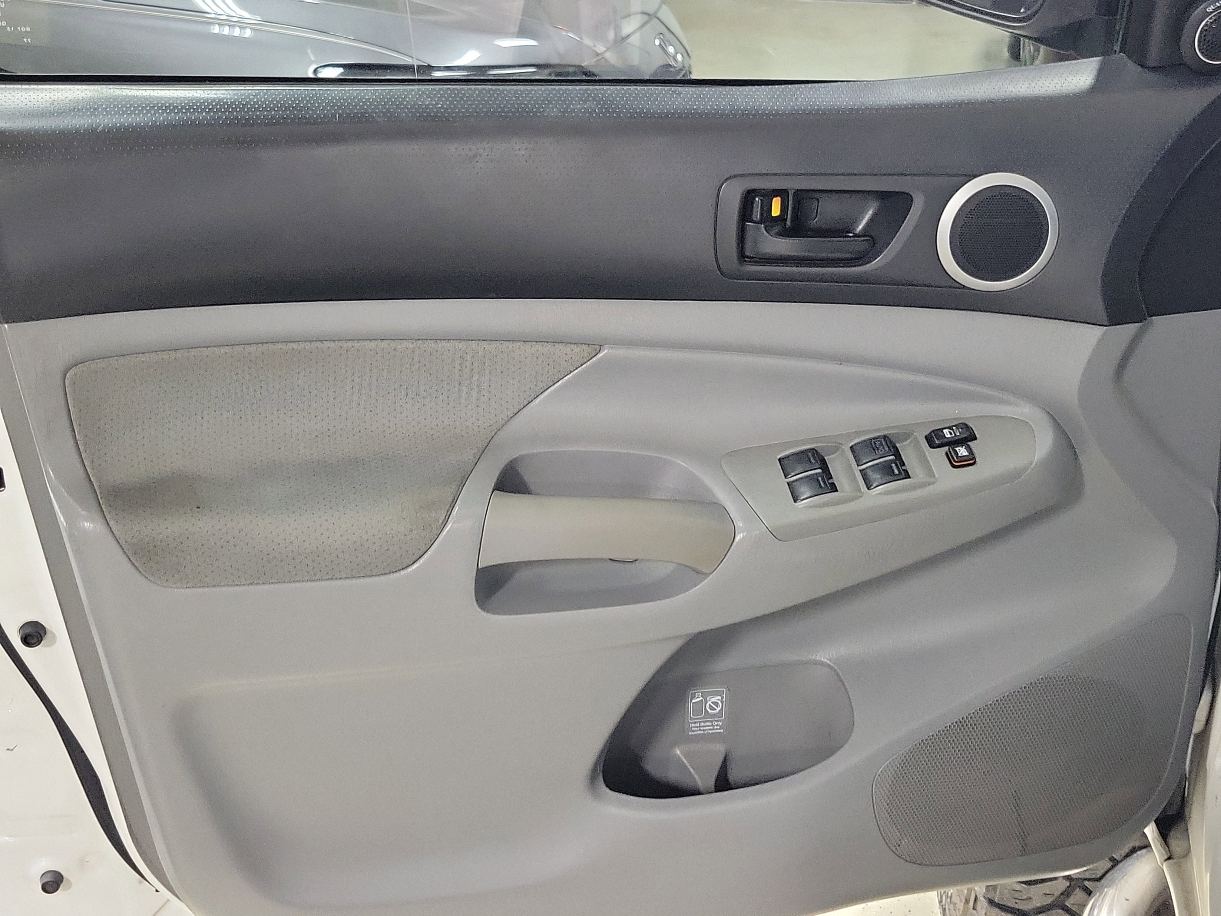 Used 2010 Toyota Tacoma PreRunner image 17