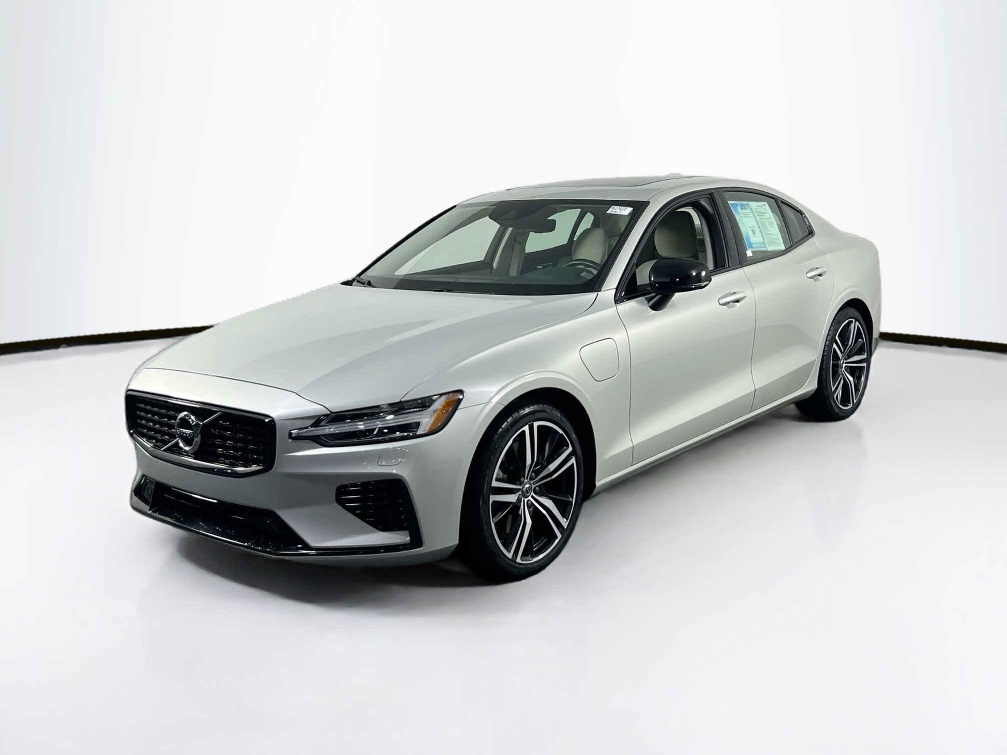 Used 2022 Volvo S60 T8 R-Design Expression w/ Premium Package AWD/4WD image 1