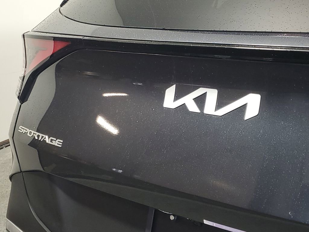 Used 2024 Kia Sportage EX image 7