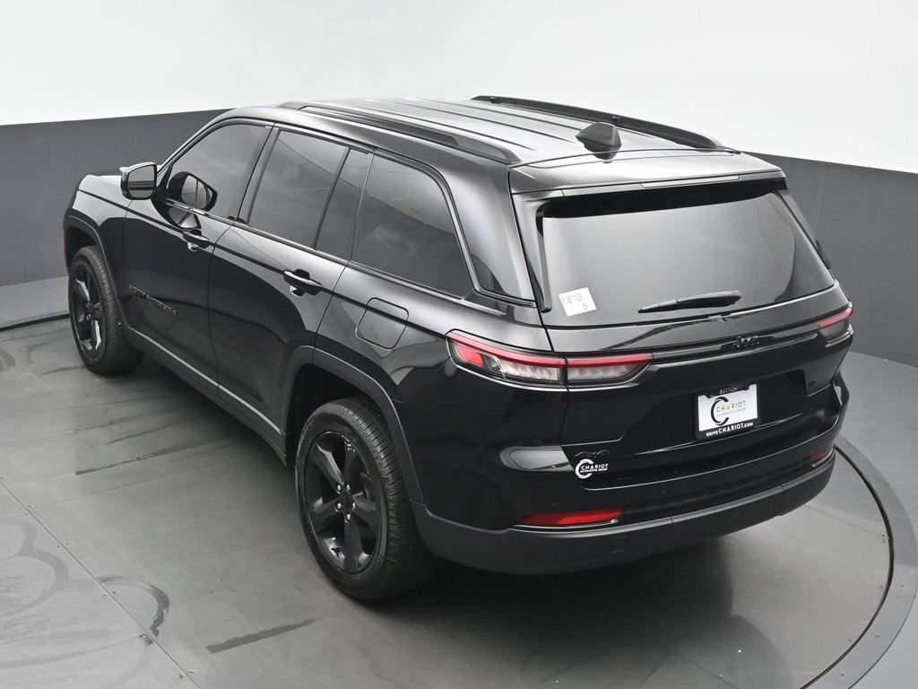 Used 2023 Jeep Grand Cherokee Altitude AWD/4WD image 39