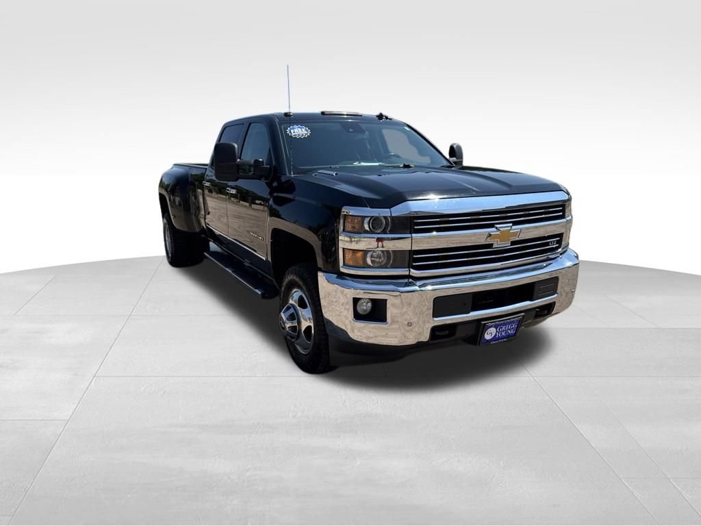 Used 2015 Chevrolet Silverado 3500 LTZ AWD/4WD image 4