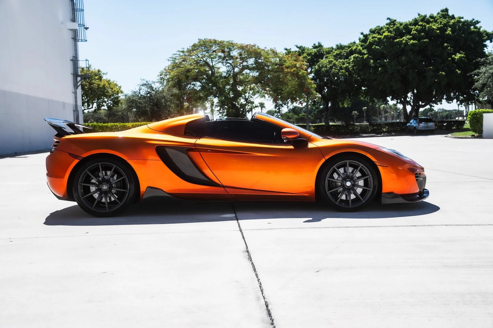 Used 2013 McLaren MP4-12C Spider RWD image 7