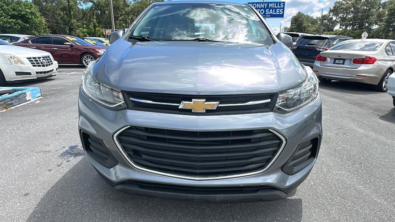 Used 2020 Chevrolet Trax LS FWD image 4