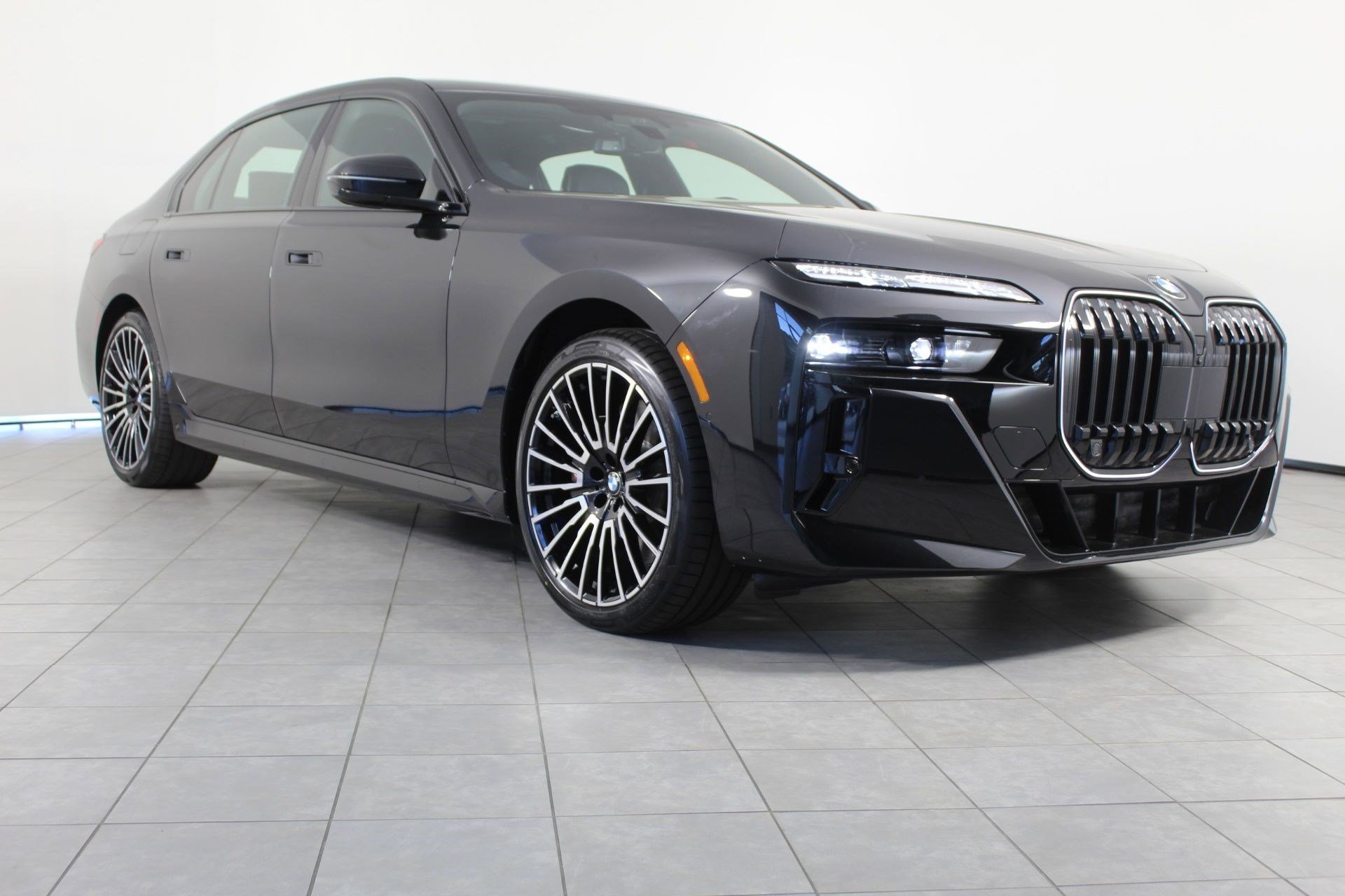 New 2026 BMW 760i xDrive w/ Executive Package image 7