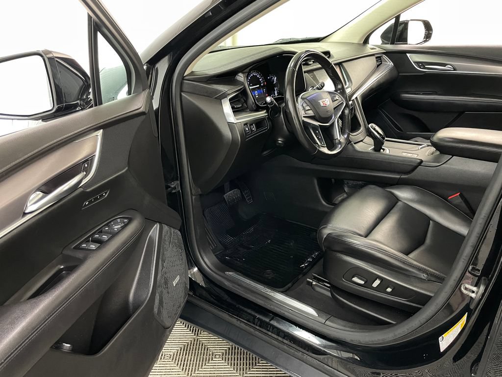 Certified 2018 Cadillac XT5 Luxury w/ Driver Awareness Package AWD/4WD image 28