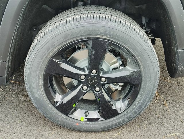 New 2025 Jeep Grand Cherokee L Laredo image 32