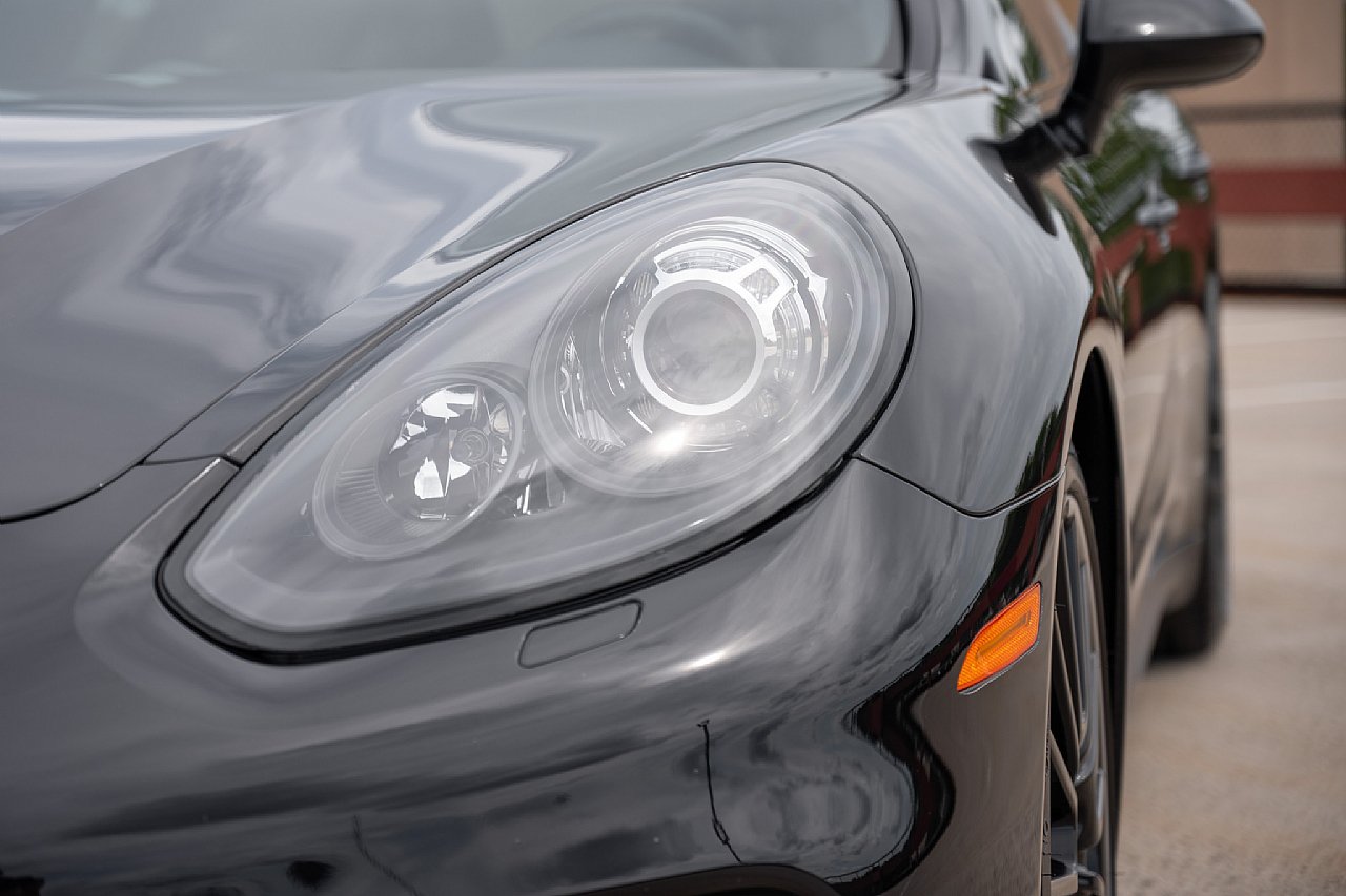 Used 2015 Porsche Panamera GTS AWD/4WD image 15