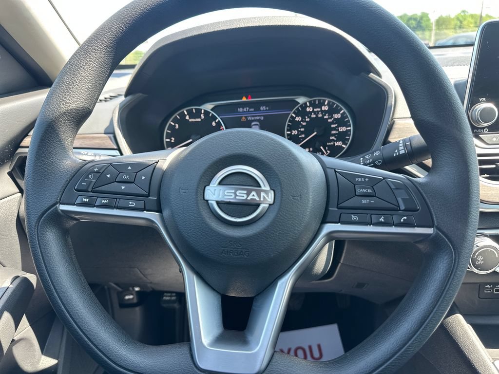 Used 2025 Nissan Altima 2.5 SV FWD image 20