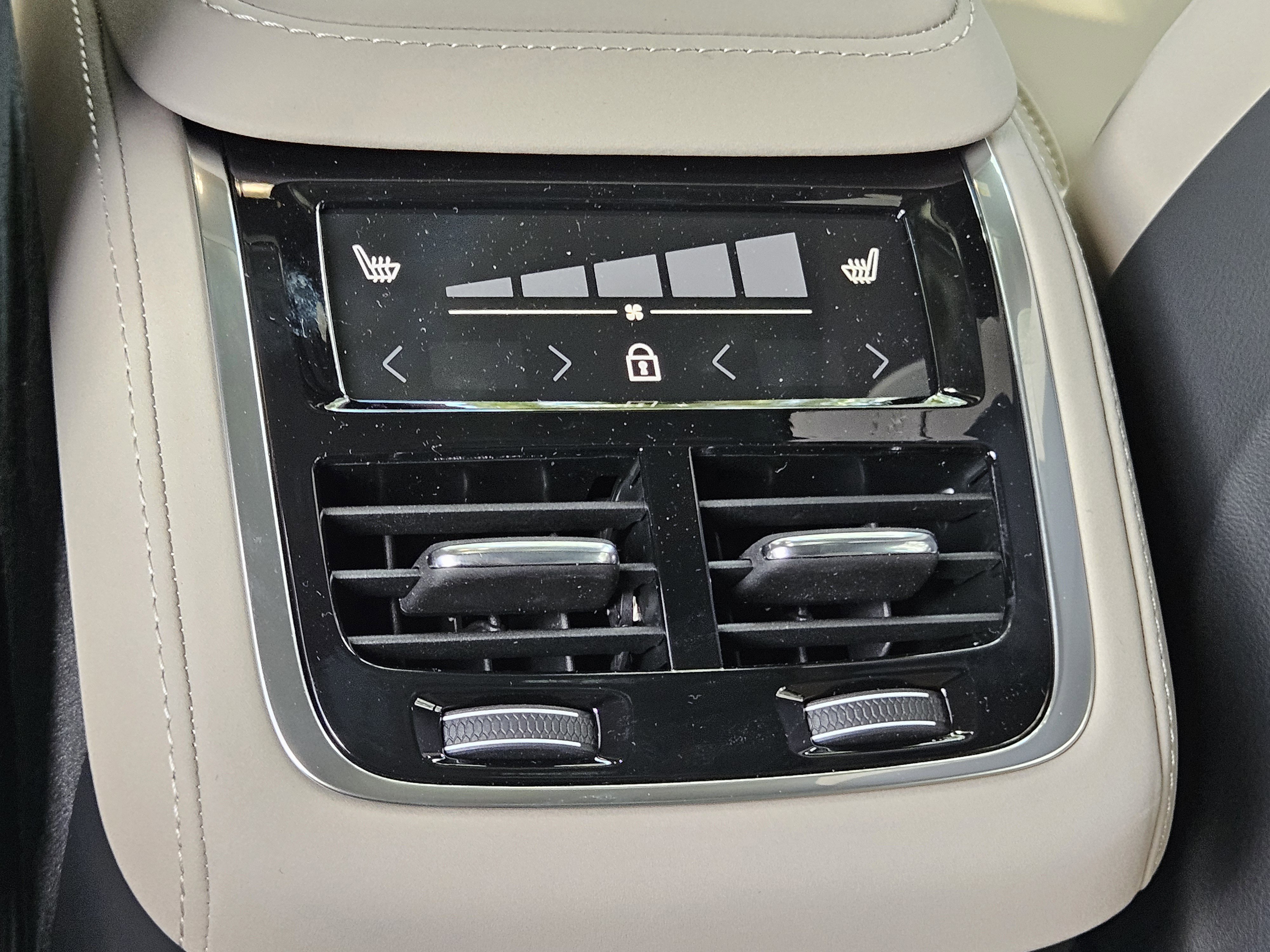 New 2026 Volvo XC90 B5 Plus image 20