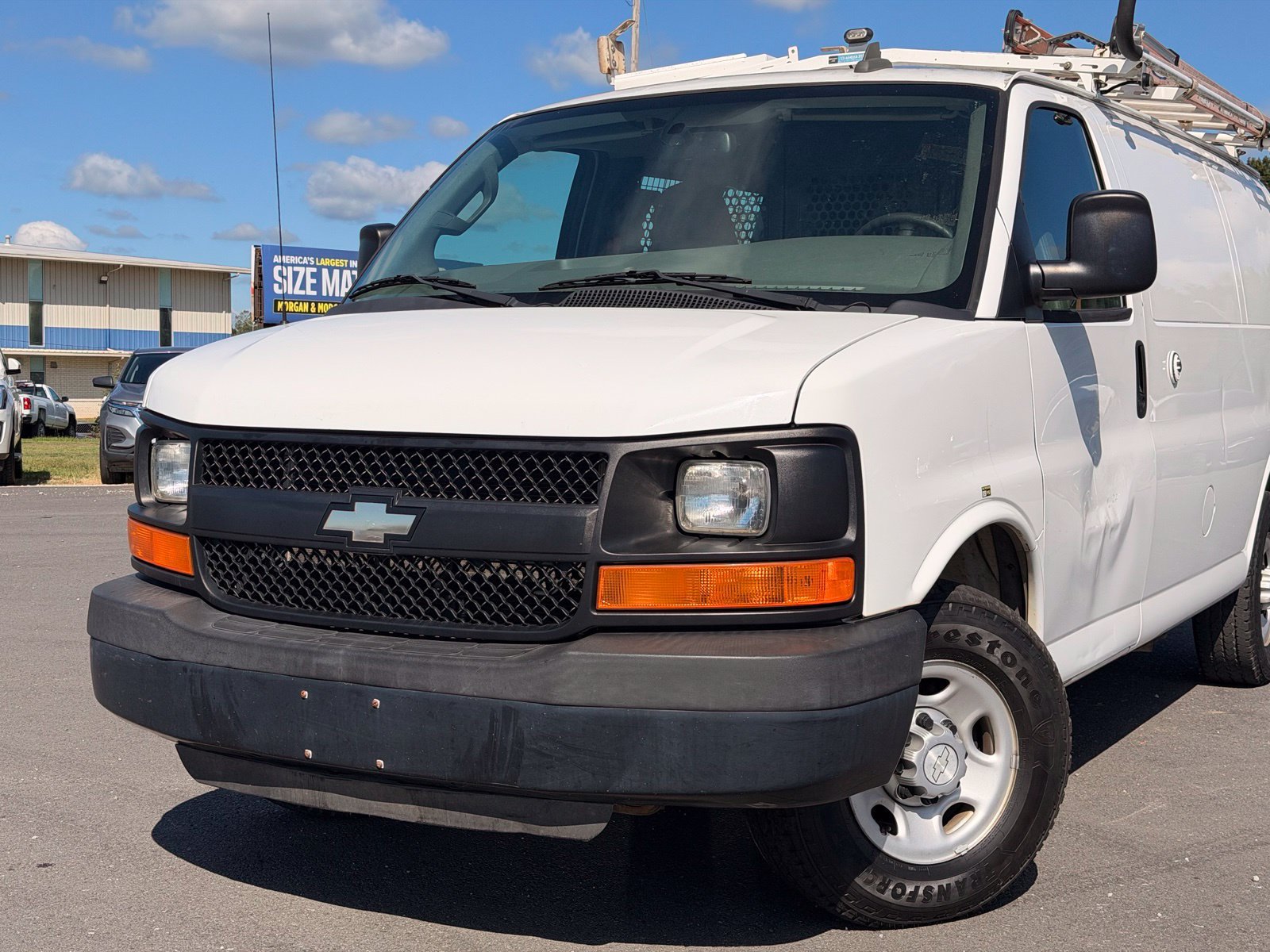 Used 2016 Chevrolet Express 2500 RWD image 2