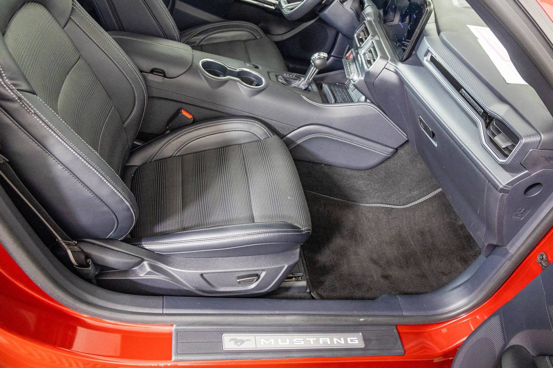 Used 2024 Ford Mustang GT Premium image 34