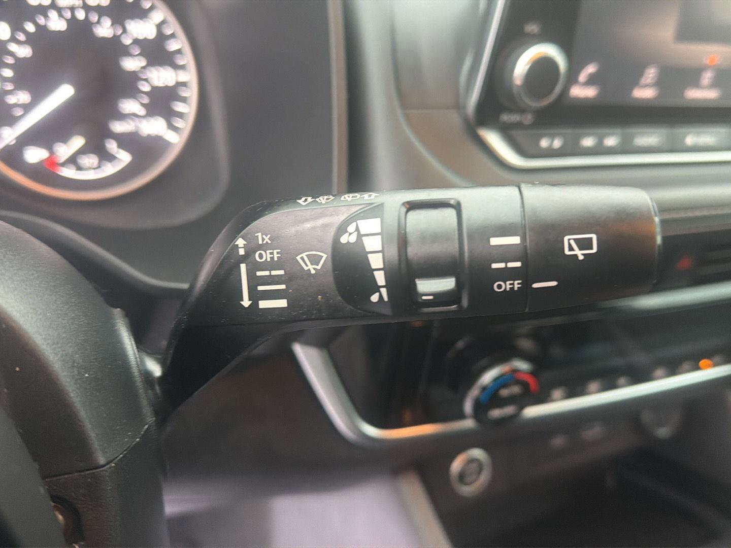 Used 2022 Nissan Rogue SV image 23