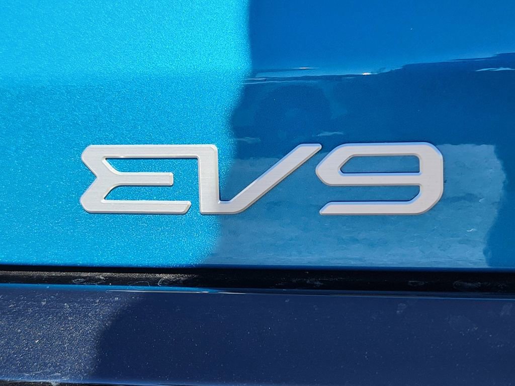 New 2026 Kia EV9 Land image 11