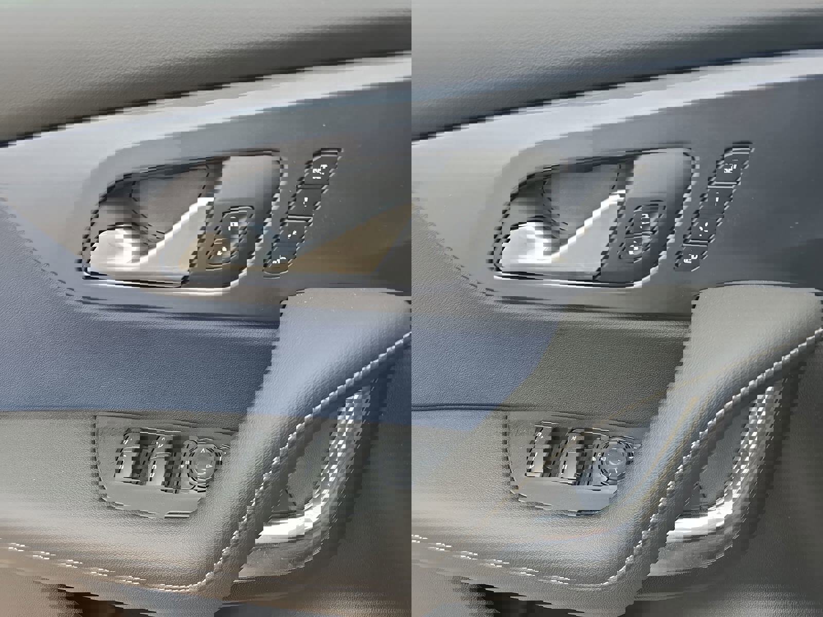 Used 2023 Chevrolet Blazer RS w/ Enhanced Convenience Package image 30