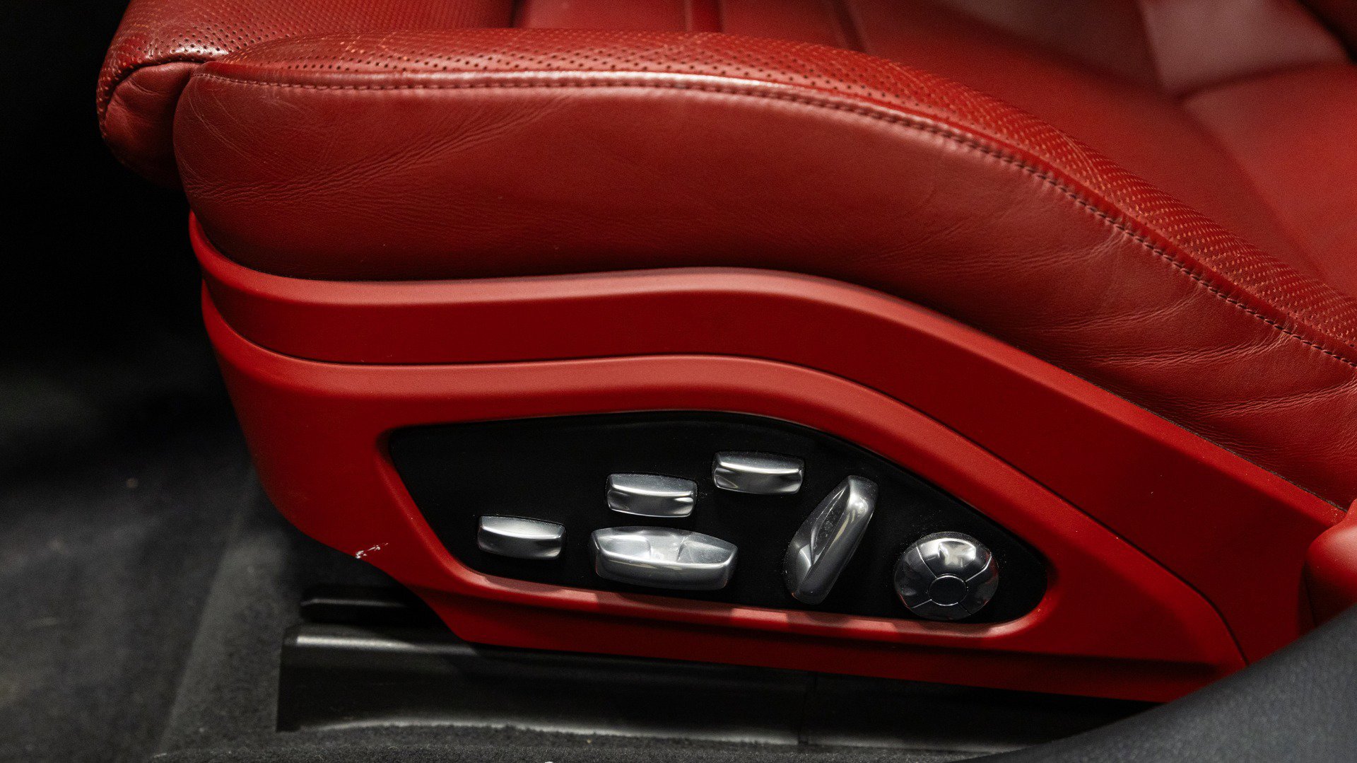 Used 2020 Porsche Panamera GTS image 44