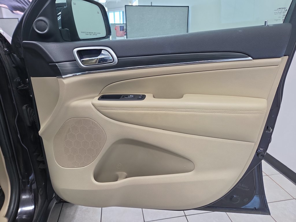 Used 2019 Jeep Grand Cherokee Limited AWD/4WD image 21