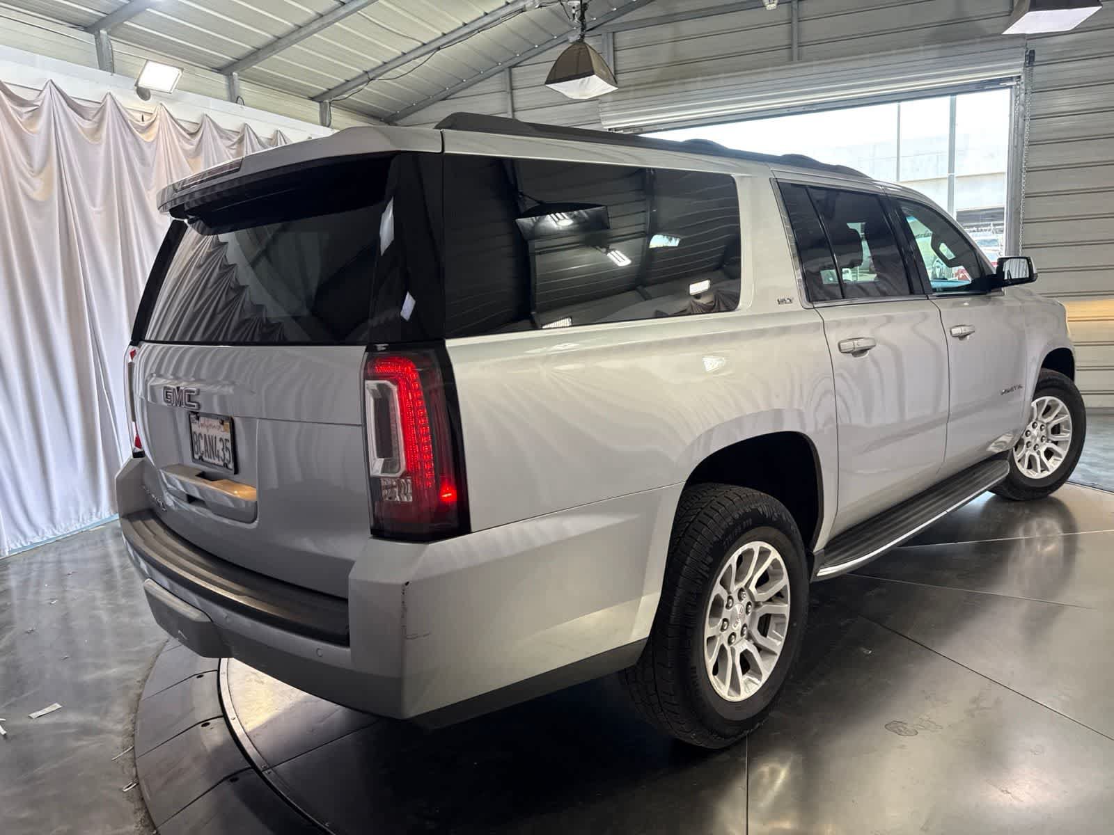 Used 2017 GMC Yukon XL SLT AWD/4WD image 5