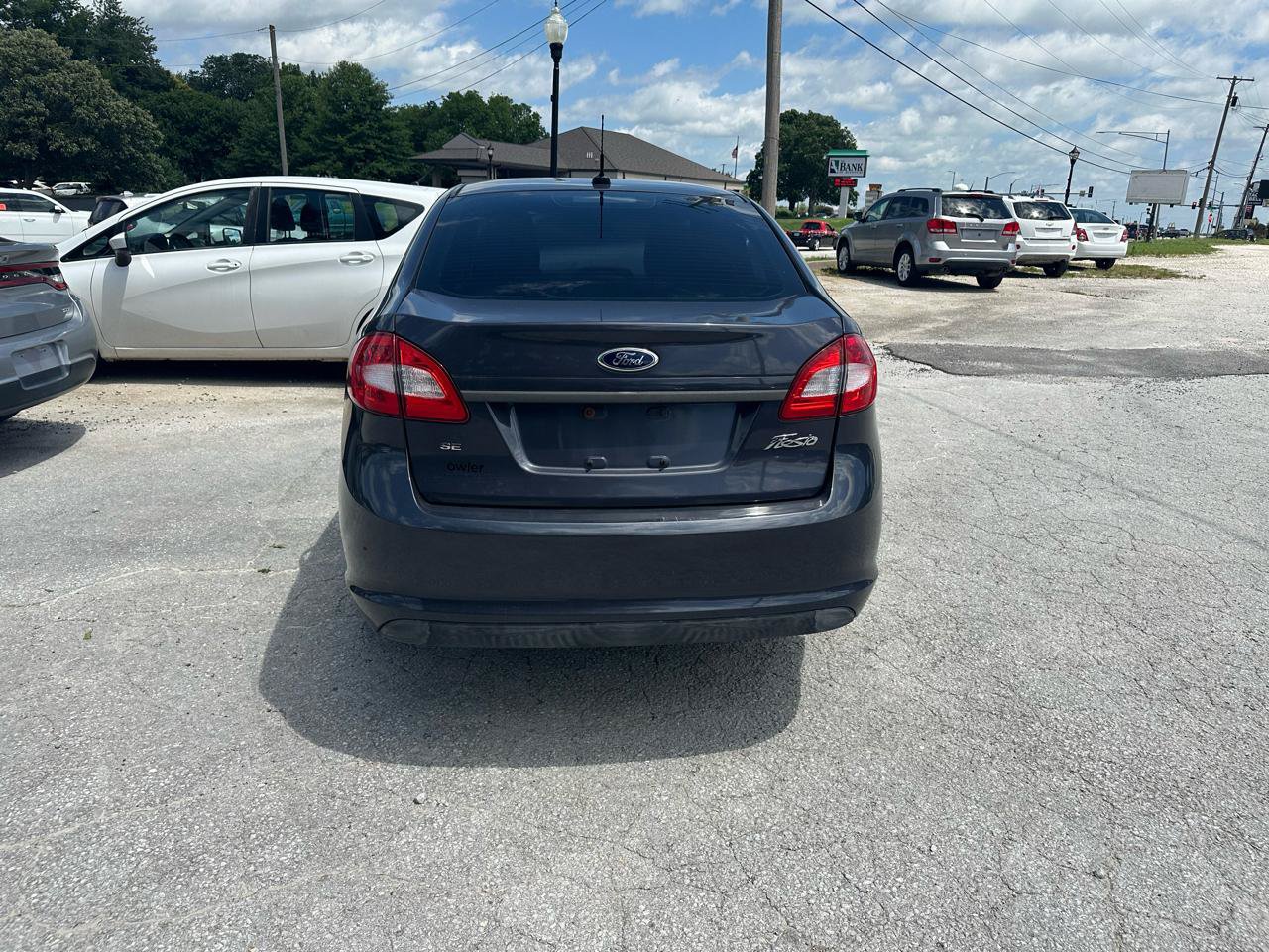 Used 2012 Ford Fiesta SE FWD image 5