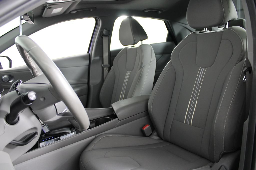 Certified 2024 Hyundai Elantra SEL w/ Convenience Package FWD image 19