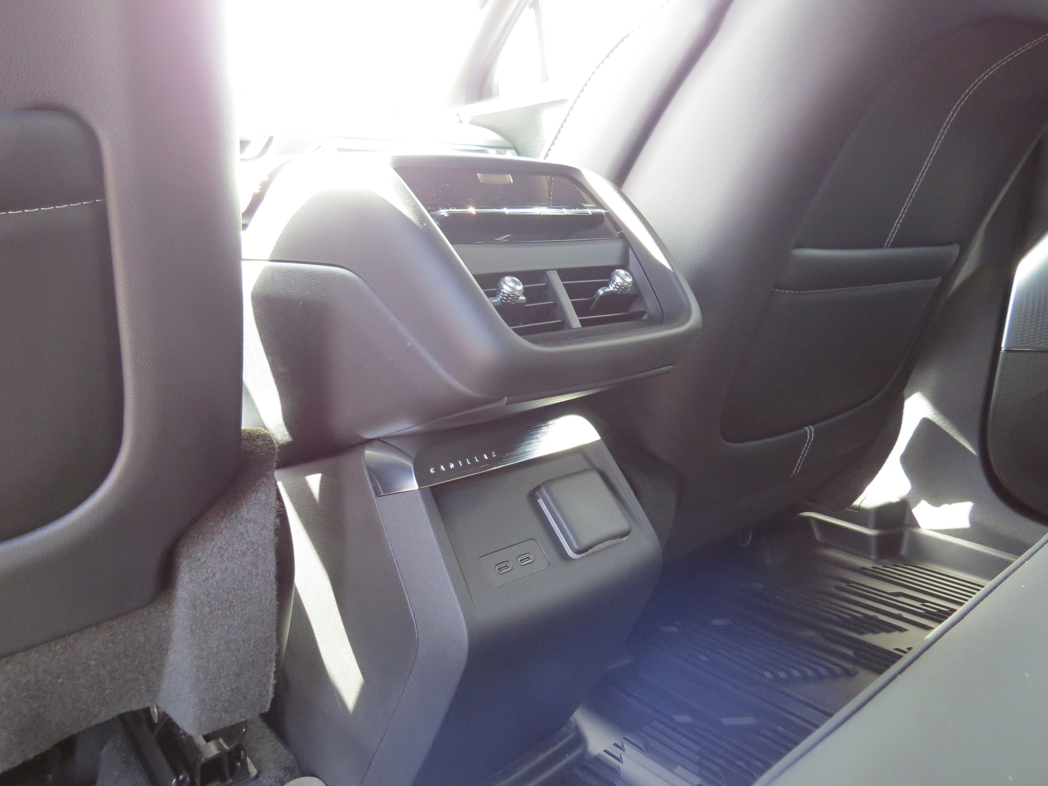 New 2026 Cadillac Lyriq V w/ Exterior Carbon Fiber Package image 15