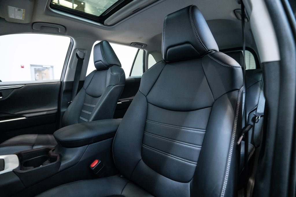 Certified 2021 Toyota RAV4 Limited FWD image 6