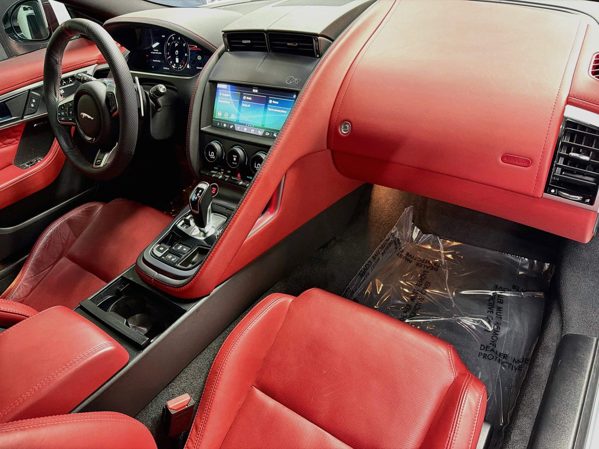 Used 2022 Jaguar F-TYPE R AWD/4WD image 13