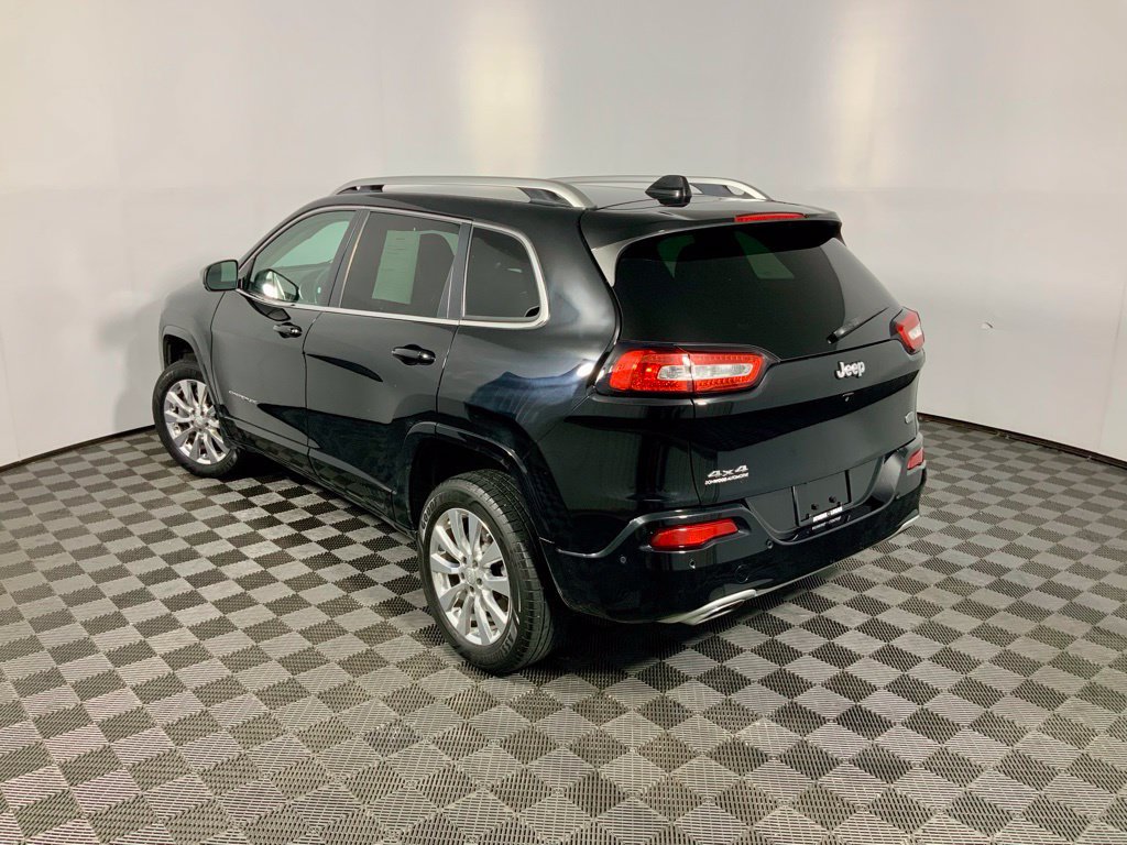 Used 2018 Jeep Cherokee Overland w/ Technology Group AWD/4WD image 10
