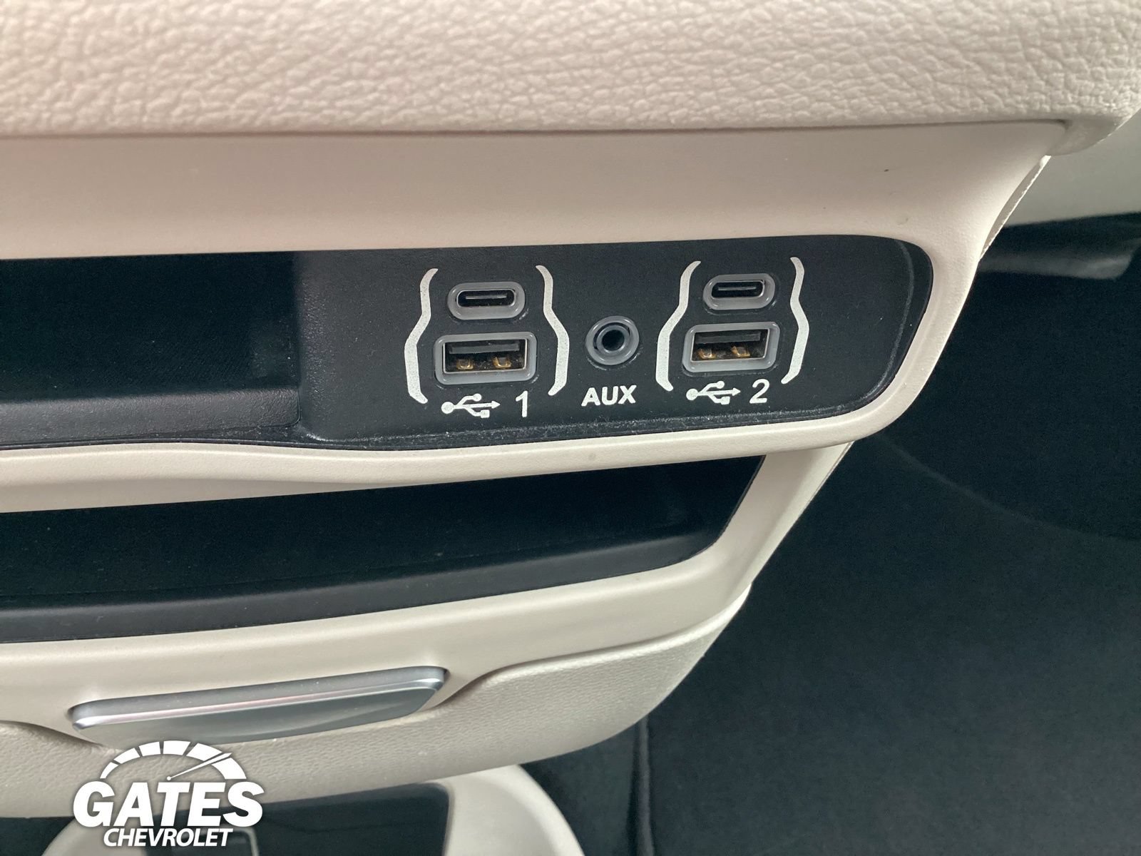 Used 2023 Chrysler Pacifica Touring-L FWD image 20