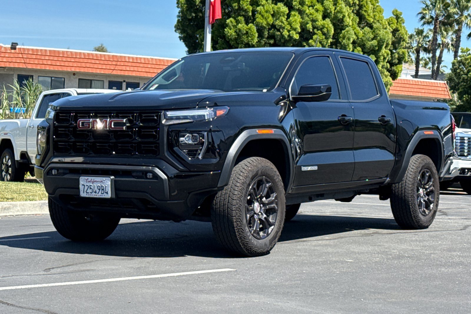 Used 2024 GMC Canyon Elevation w/ Convenience Package image 9