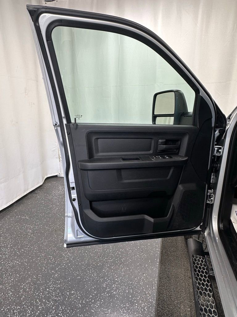 New 2026 RAM 2500 Tradesman w/ Chrome Appearance Group AWD/4WD image 9