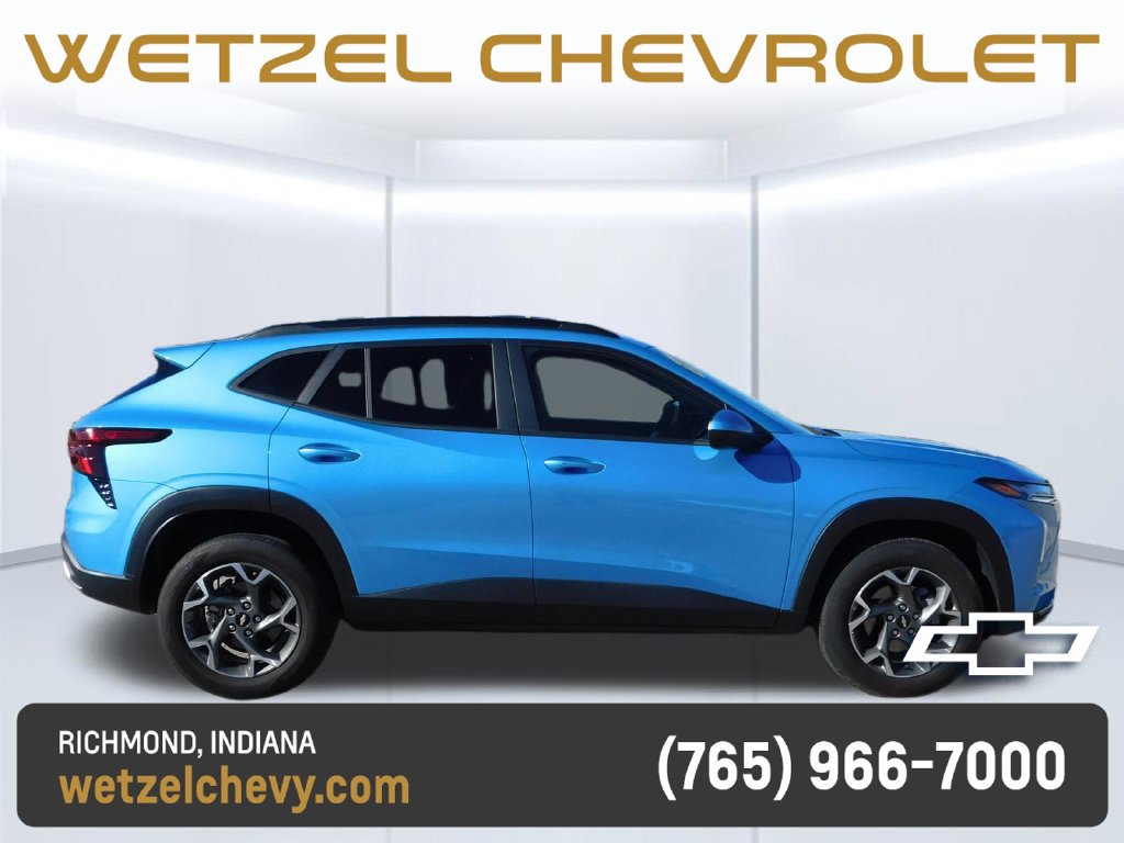 Used 2025 Chevrolet Trax LT w/ Driver Confidence Package FWD image 2