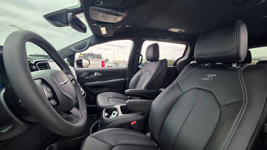 New 2026 Chrysler Pacifica Select w/ S Appearance Package image 22