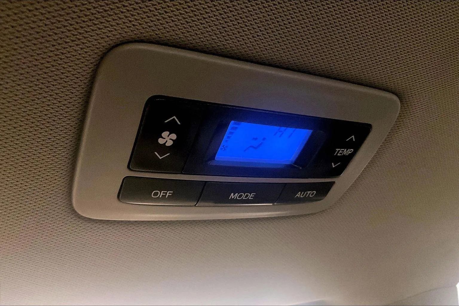 Used 2015 Toyota Sienna Limited Premium image 34