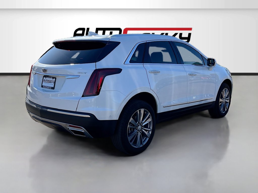 Used 2024 Cadillac XT5 Premium Luxury w/ Technology Package FWD image 7