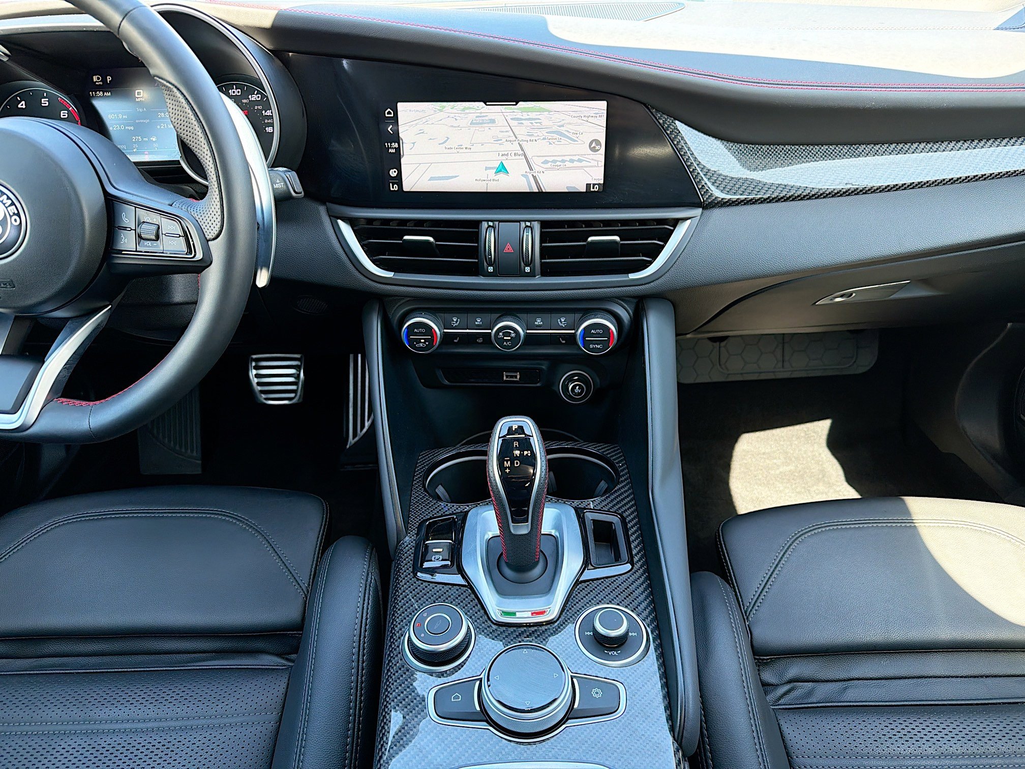 Used 2023 Alfa Romeo Giulia Estrema image 18