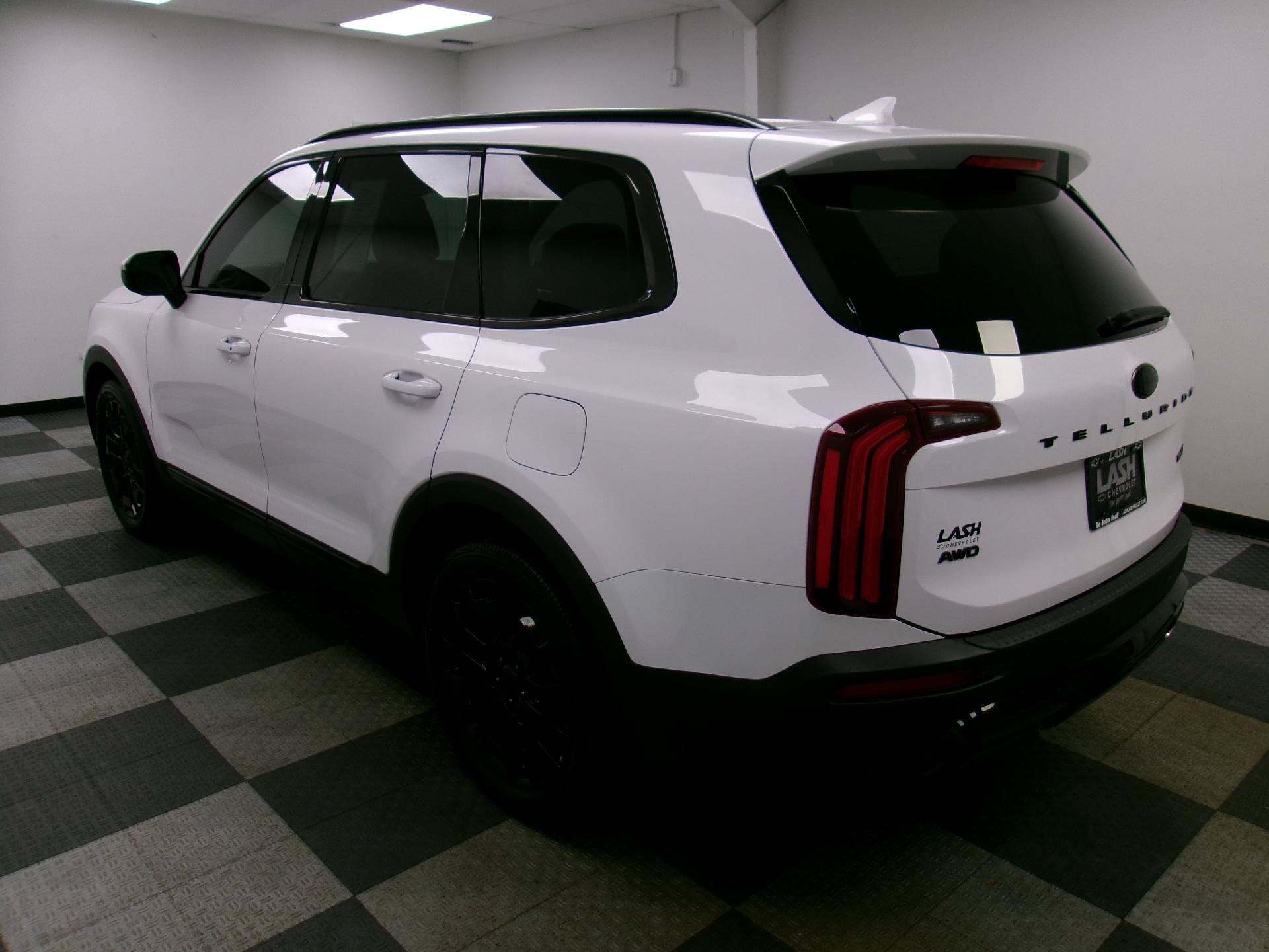 Used 2021 Kia Telluride EX w/ EX Premium Package AWD/4WD image 2