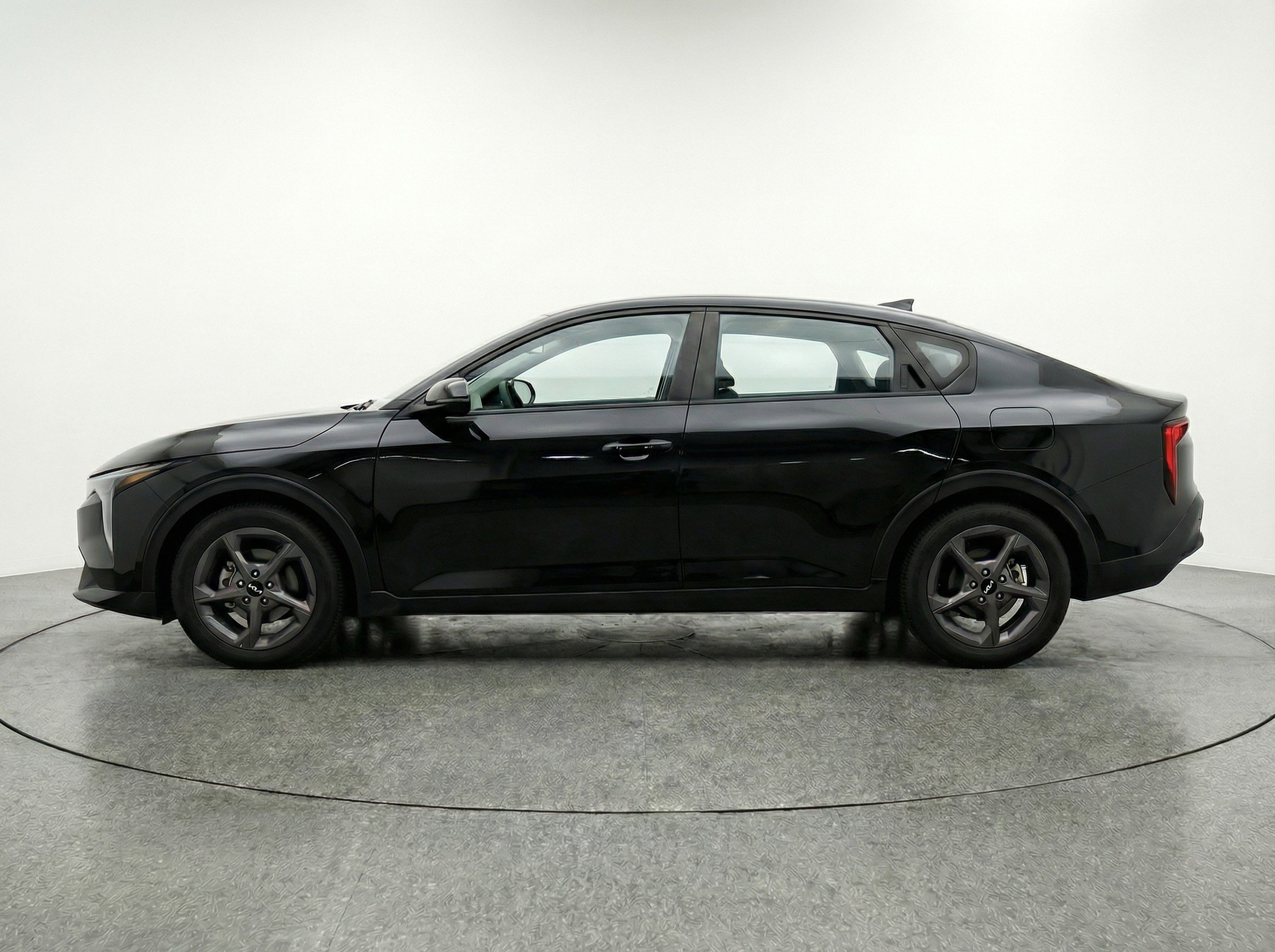 Used 2025 Kia K4 FWD image 5