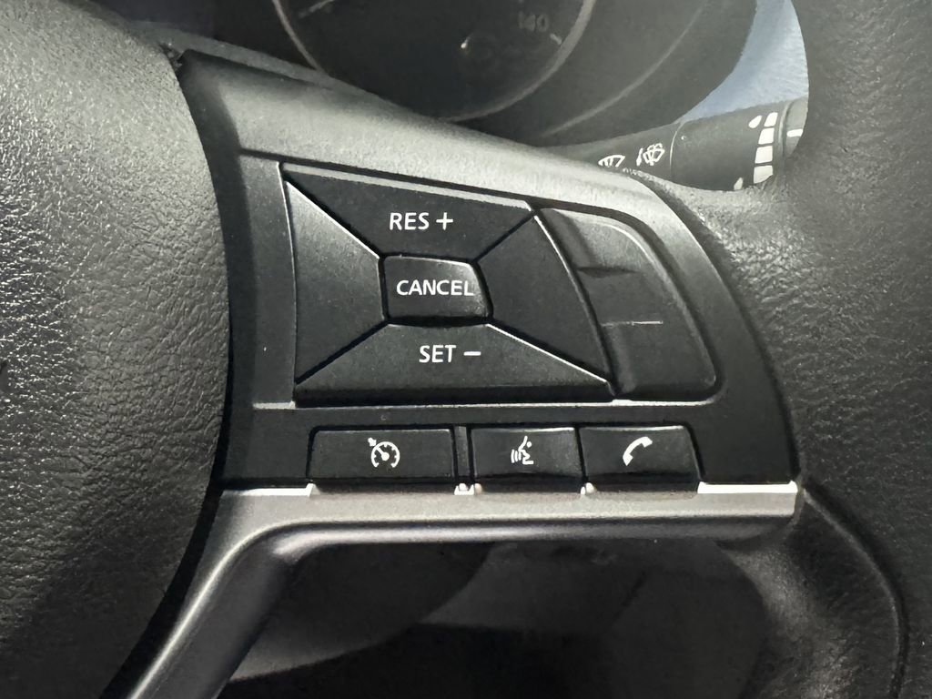 Used 2025 Nissan Versa SV image 6