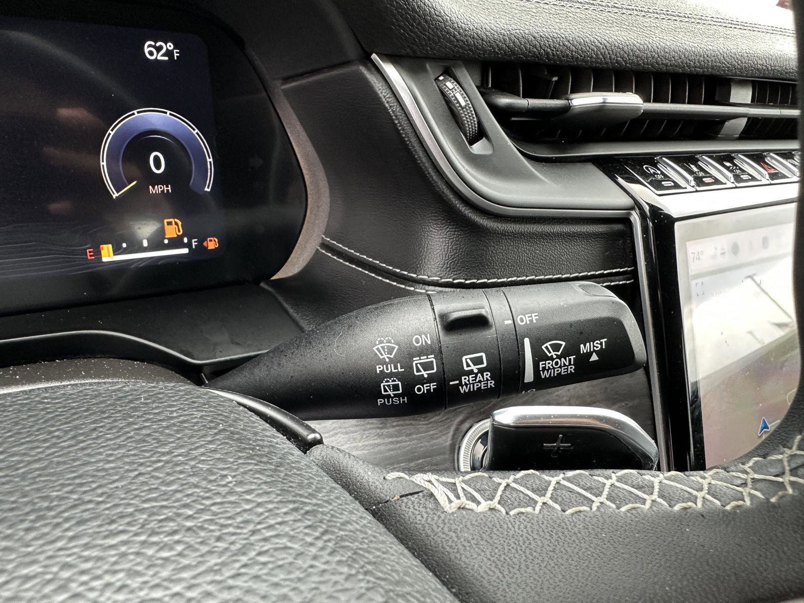 Used 2023 Jeep Grand Cherokee Limited AWD/4WD image 26