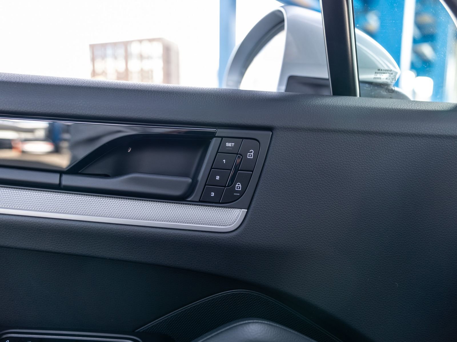 Certified 2025 Porsche Cayenne image 34