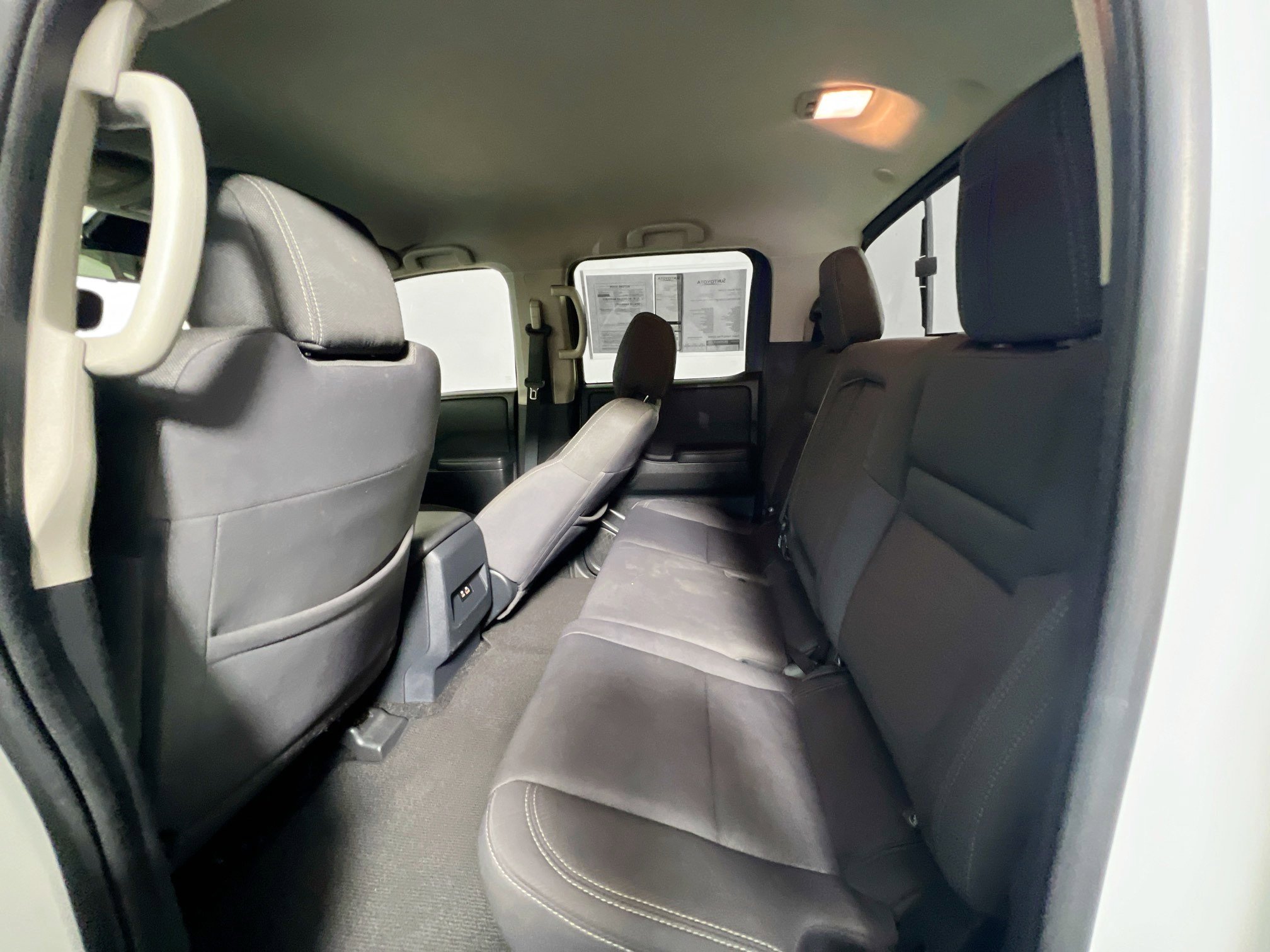 Used 2022 Nissan Frontier SV image 29