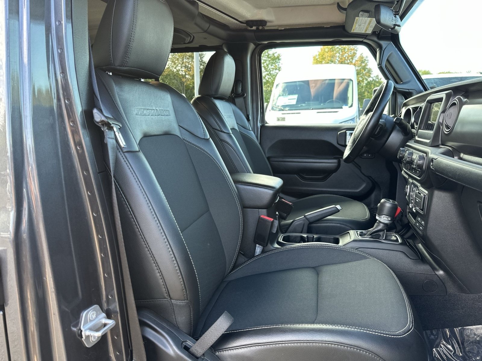 Used 2021 Jeep Gladiator Sport AWD/4WD image 27
