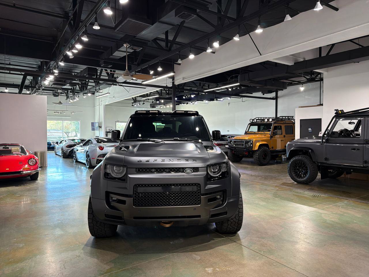 Used 2025 Land Rover Defender 110 image 12