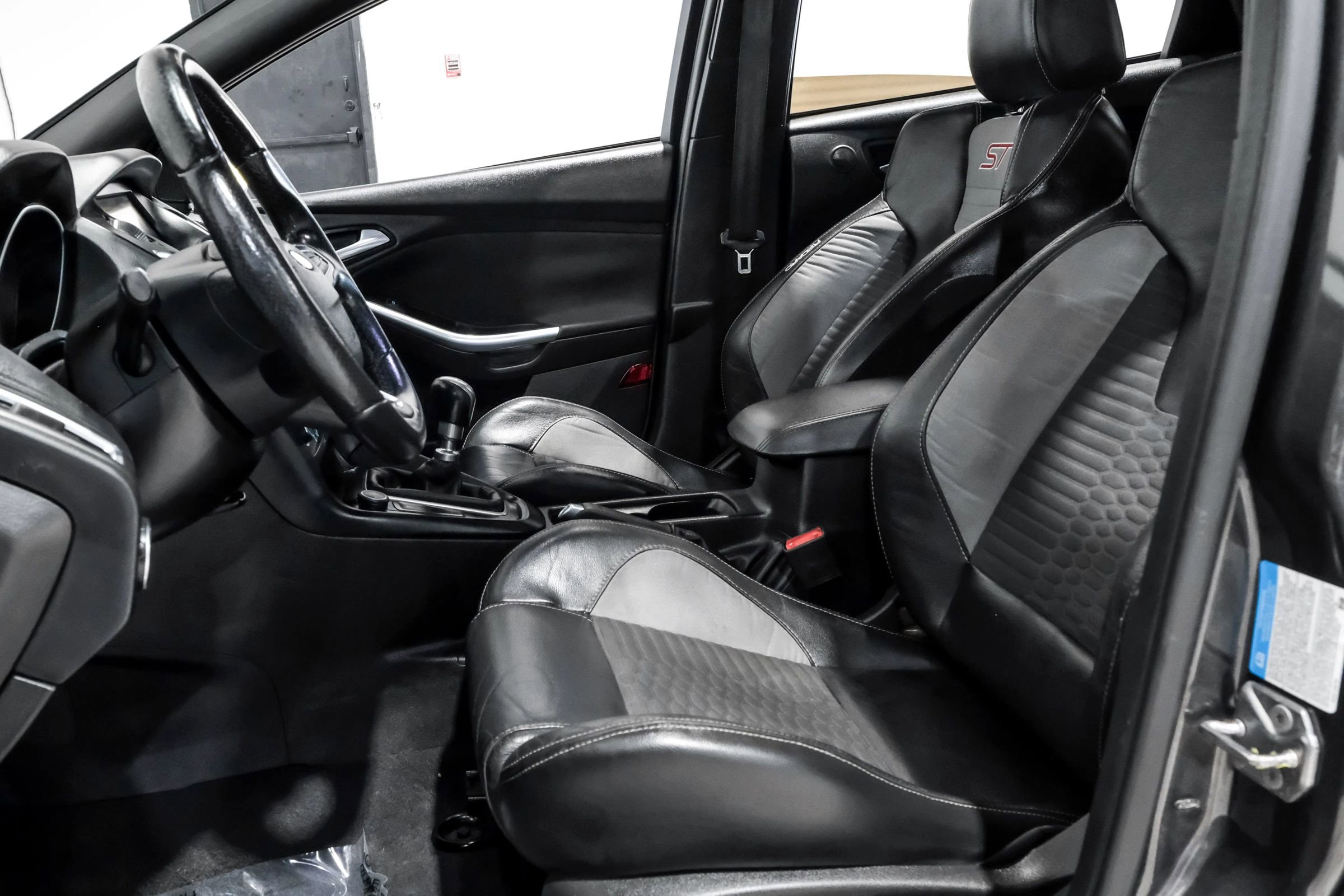 Used 2015 Ford Focus ST w/ Equipment Group 401A image 15