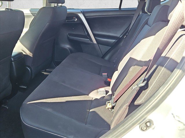 Used 2018 Toyota RAV4 XLE FWD image 19