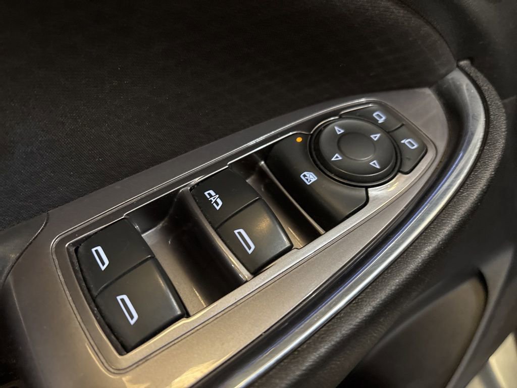 Used 2017 Chevrolet Malibu LT image 15