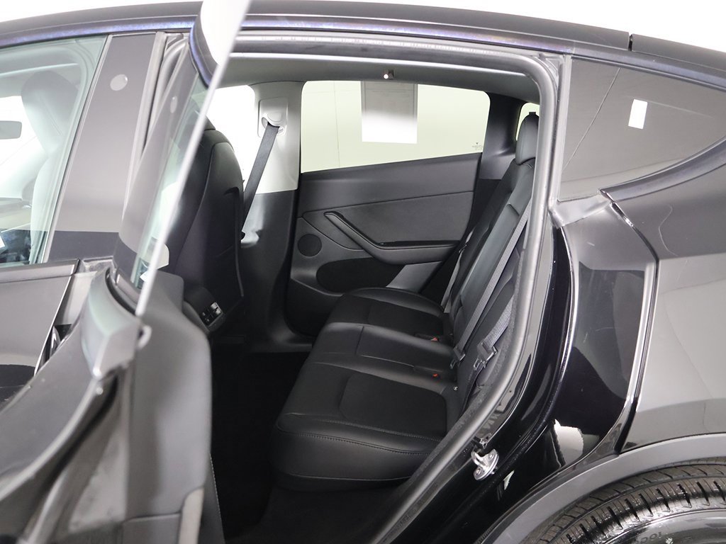 Used 2023 Tesla Model Y Long Range image 31